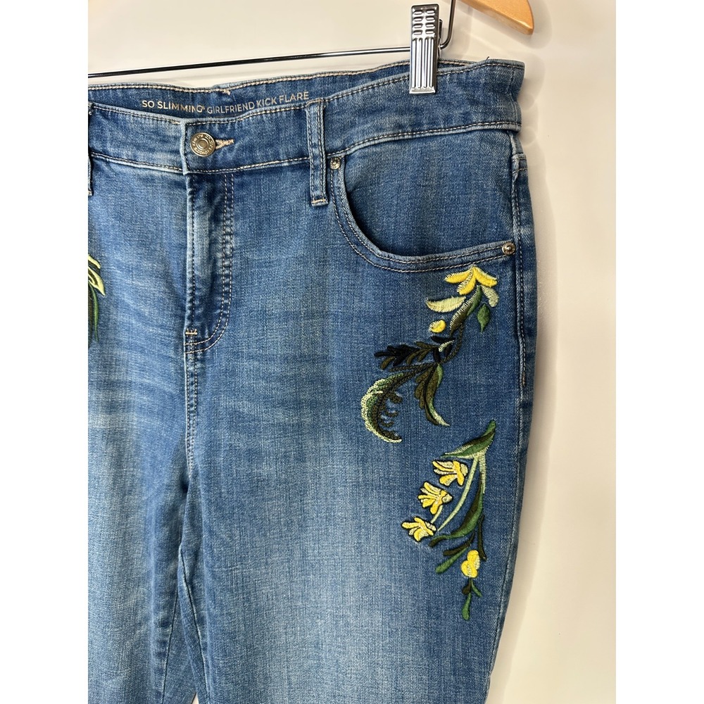 Chico's So Slimming Girlfriend Kick Flare Floral Embroidered Crop Jeans Size 12 - Picture 4 of 14